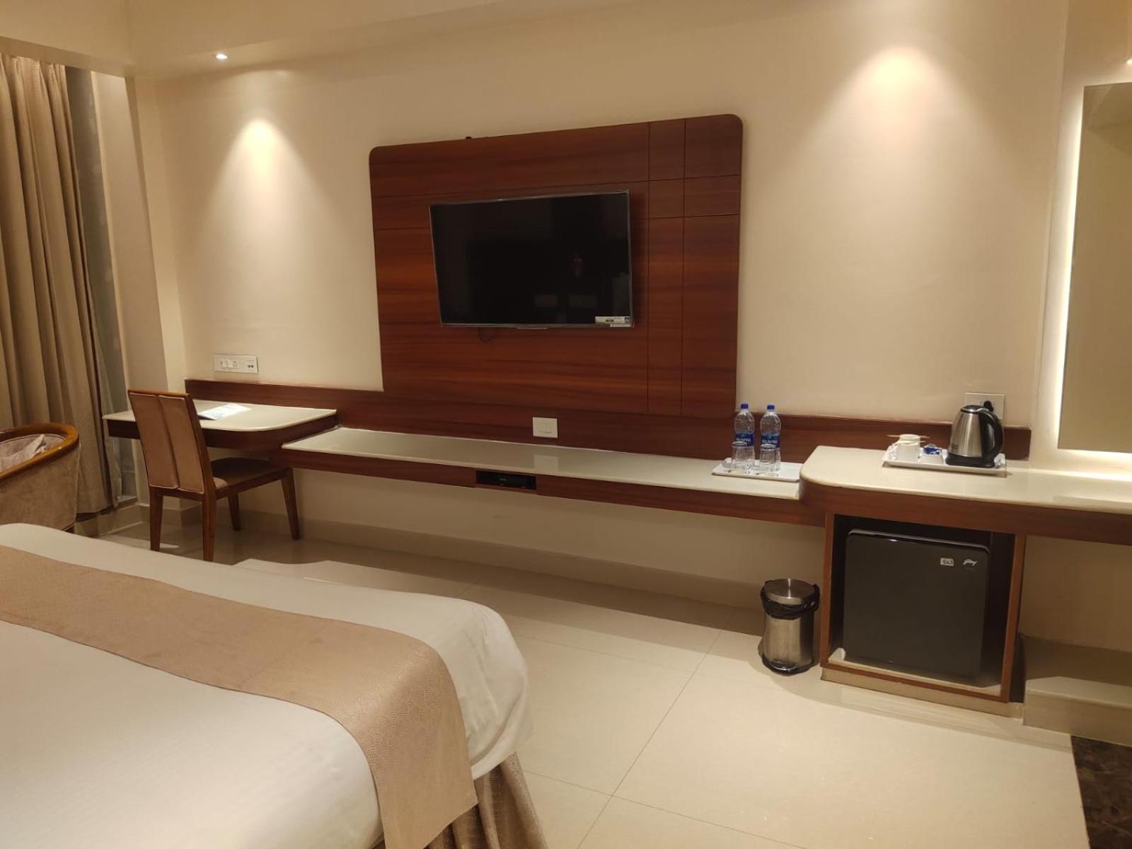 Hotel The Plaza Hyderabad Exterior foto