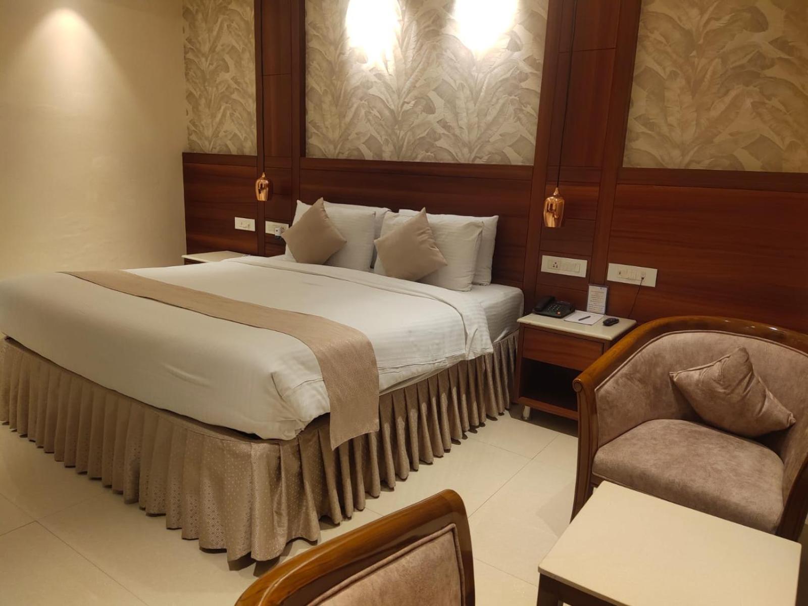 Hotel The Plaza Hyderabad Exterior foto