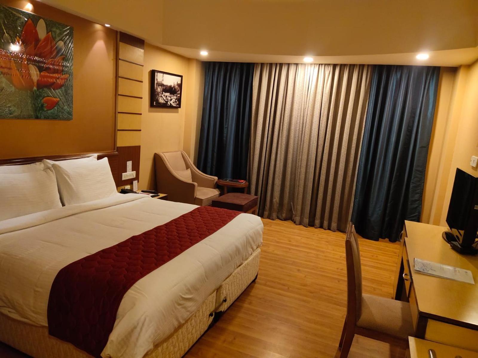 Hotel The Plaza Hyderabad Exterior foto