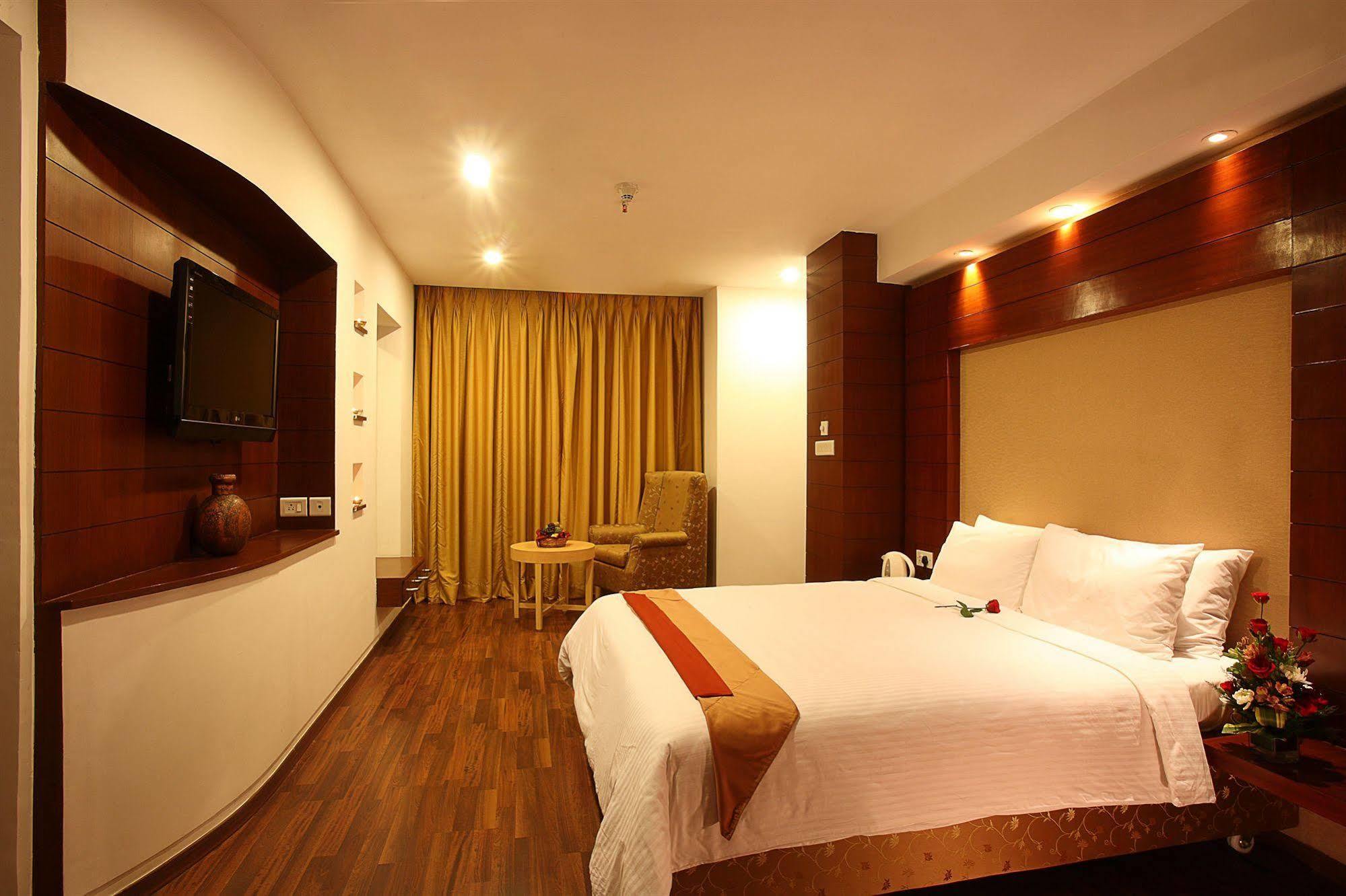 Hotel The Plaza Hyderabad Exterior foto